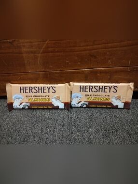 Hershey's Milk Chocolate with Almonds Bars - Beige Packaging 2 CT